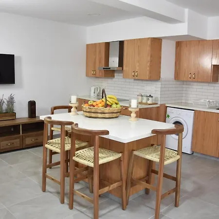 בית נופש The Old Coffeehouse קאלופאנאיוטיס