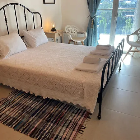 The Old Coffeehouse קאלופאנאיוטיס