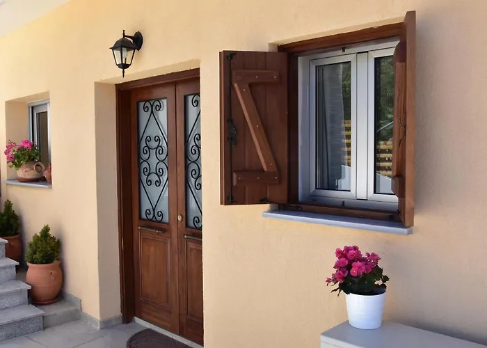 別荘 The Old Coffeehouse カロパナイオティス